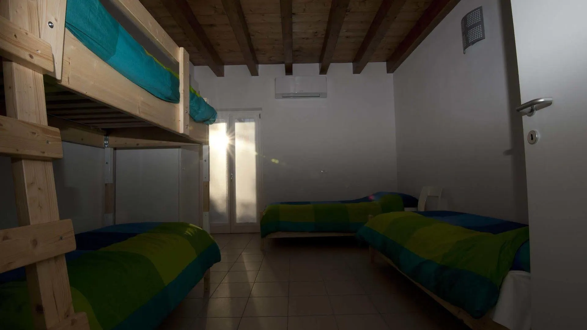 Hostel Ostello Casa Rossa Laveno-Mombello