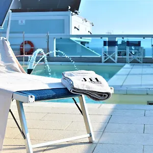 hotel-villa-mare.riccione-hotels.org/