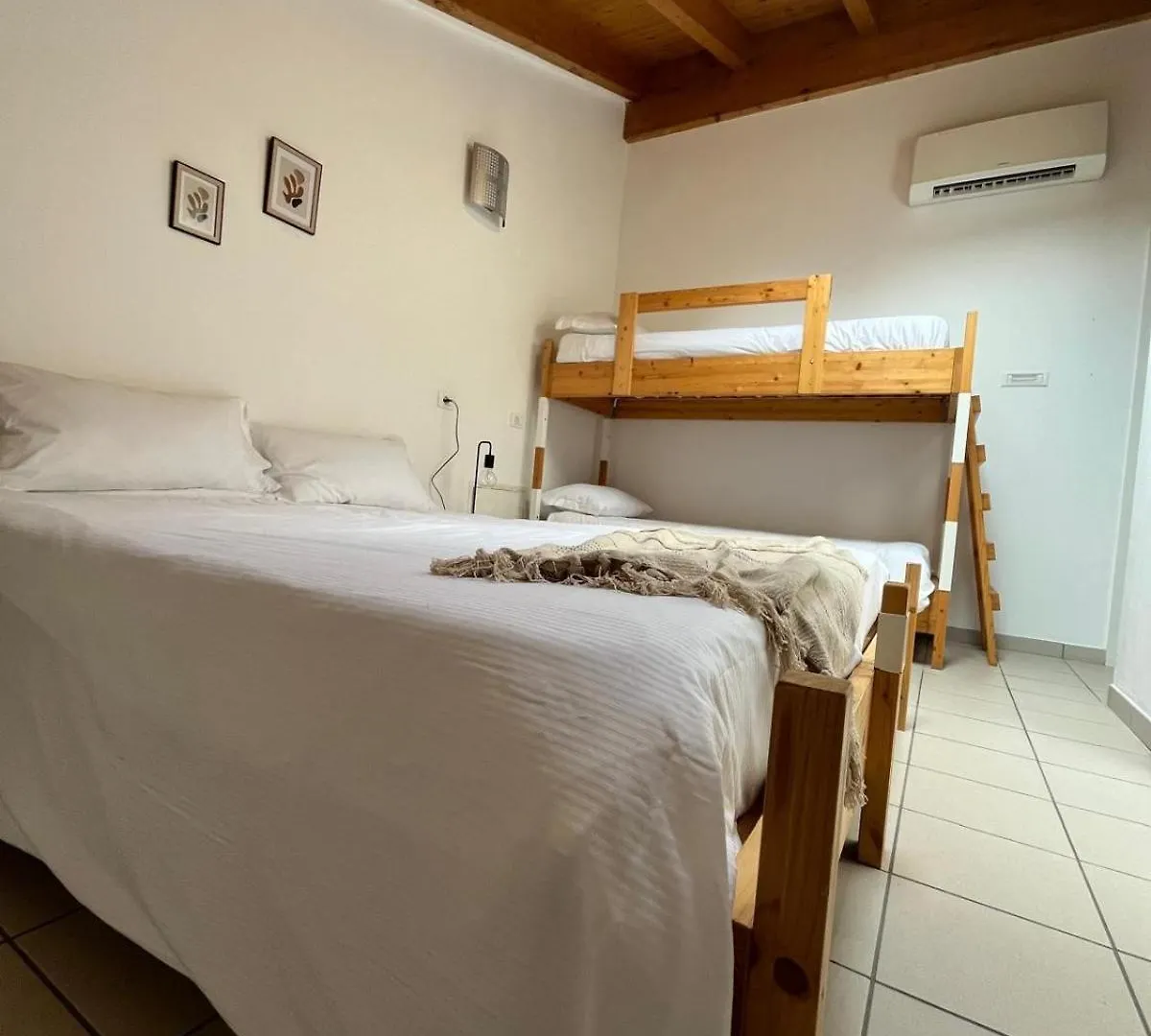 Ostello Casa Rossa Laveno-Mombello