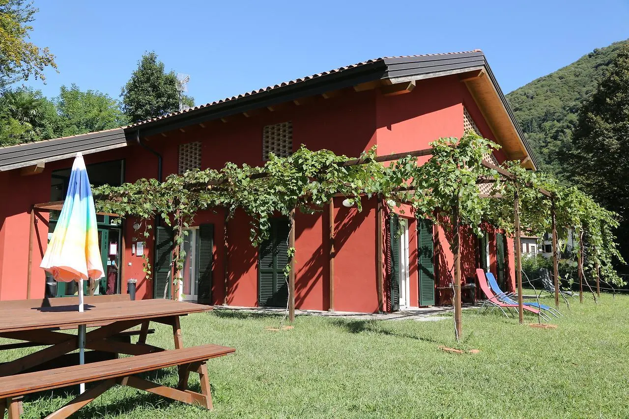 Ostello Casa Rossa Laveno-Mombello Italia