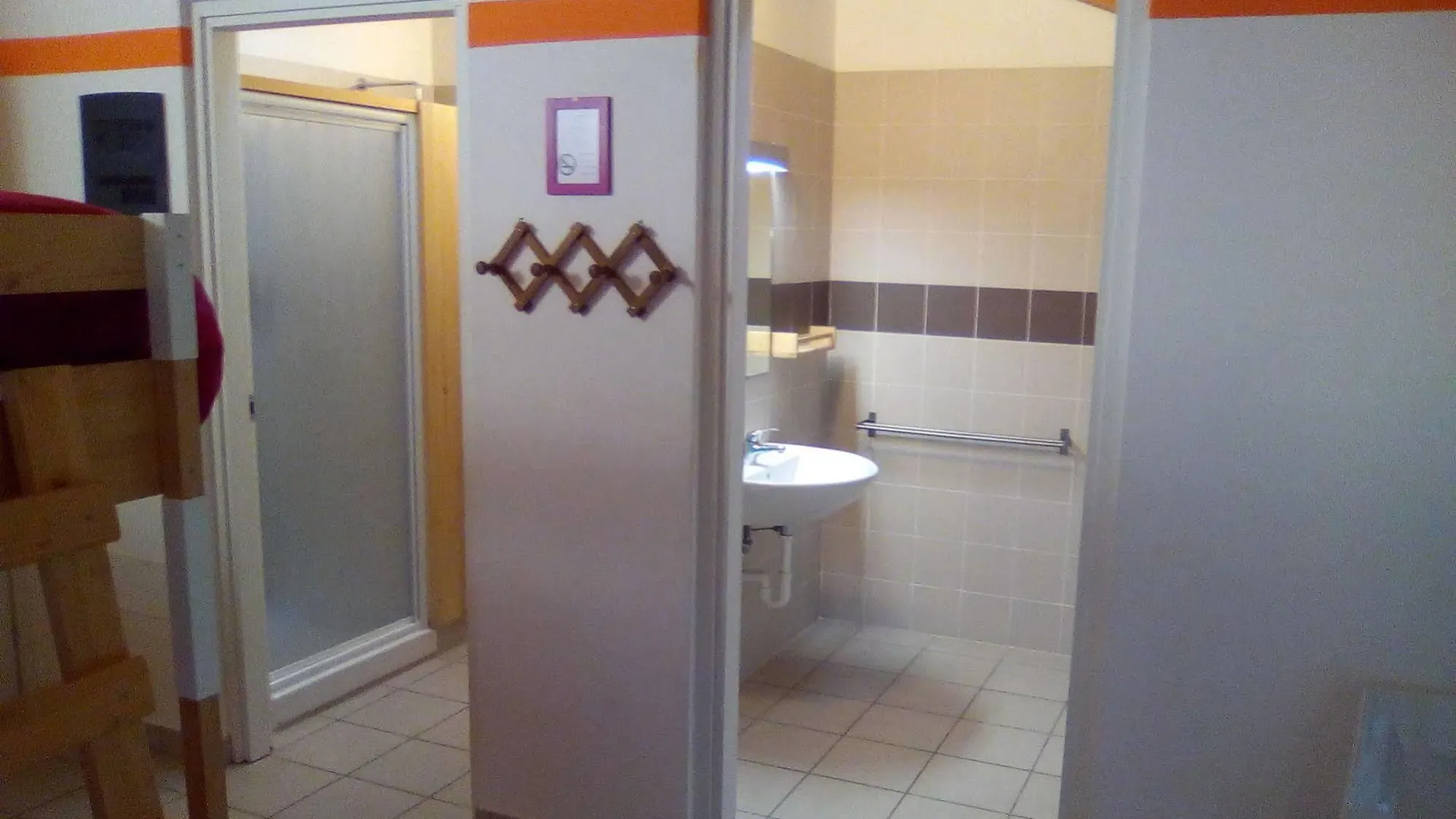 Hostel Ostello Casa Rossa Laveno-Mombello Italy